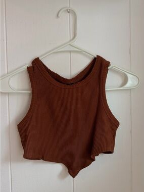 SHEIN Ribbed Point-Hem Cropped Tank Top in Rust Brown